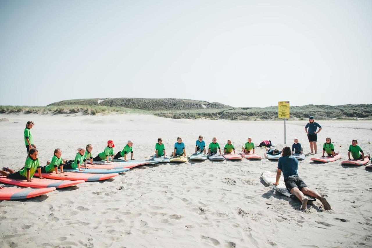 Family & Surfhostel Petten Exterior photo